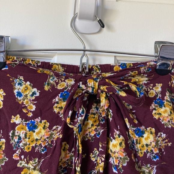Flowy floral shorts - Picture 2 of 3